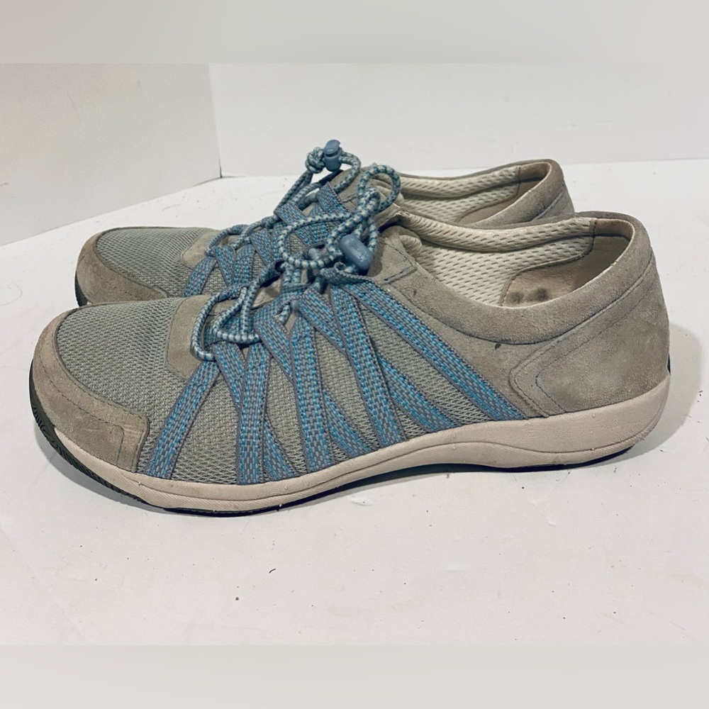 Dansko Woman's Blue Honor Sneaker Toggle Lace Blue Size 8.5-9. Flats Shoe